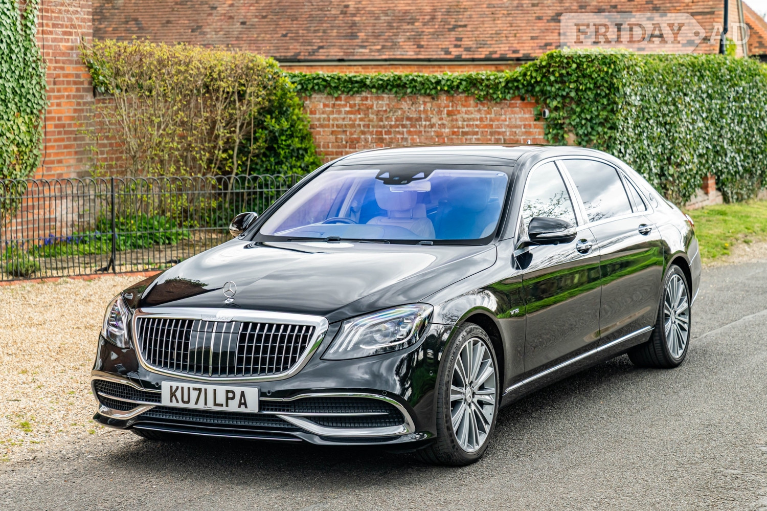 Mercedes-Benz Maybach S Class Reading