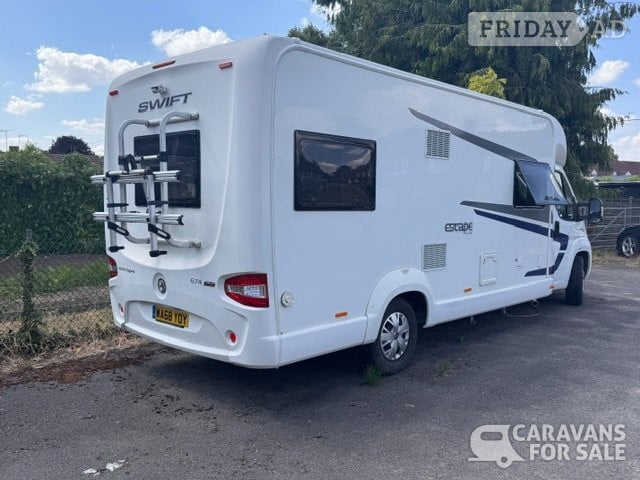 Swift Escape 674 2018 for sale in Kingston Bagpuize