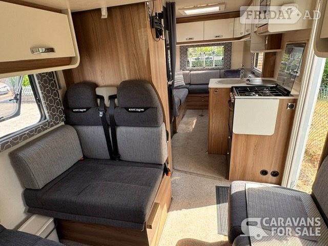 [ berth ]Swift Escape 674