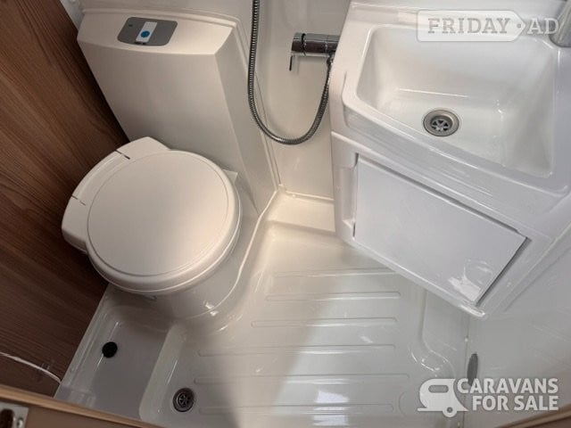 Swift Escape 674 2018 for sale - Motorhomes & Caravans