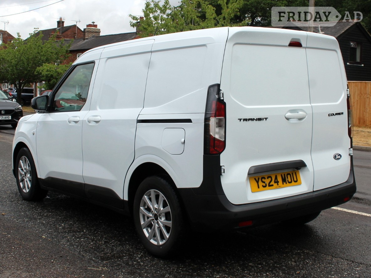 [ berth ]Ford Transit Courier