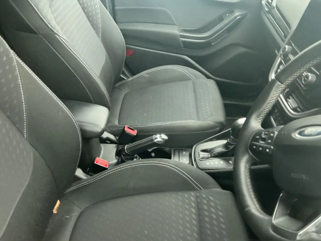 [ berth ]Ford Fiesta