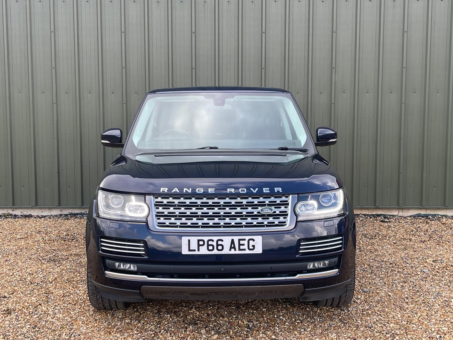 Land Rover Range Rover Reading