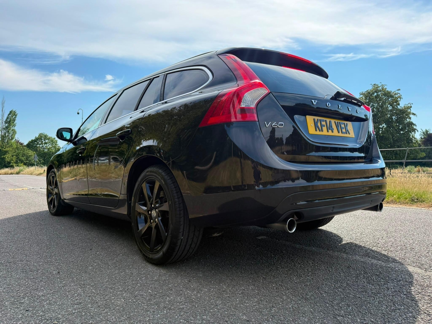 Volvo V60 2014 - Cars in Hayes