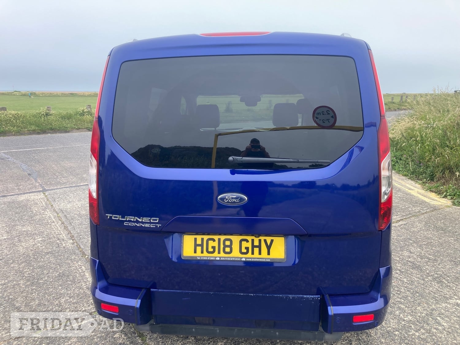[ berth ]Ford Tourneo Connect
