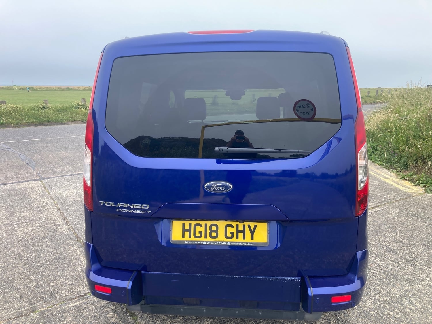 [ berth ]Ford Tourneo Connect