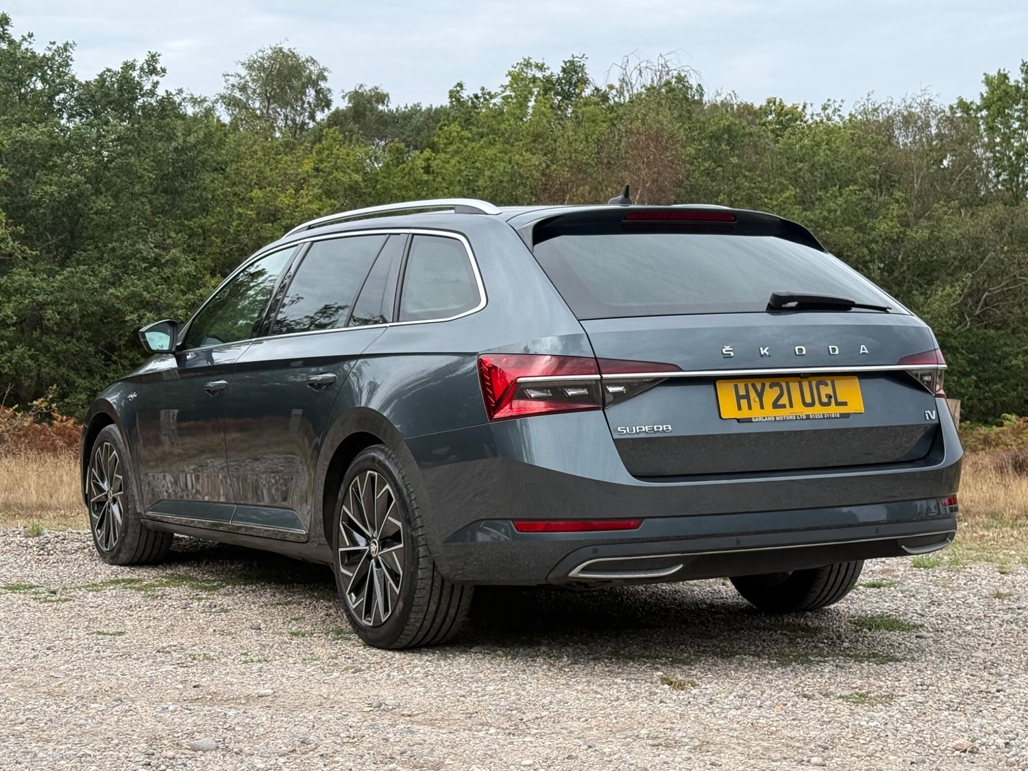Skoda Superb 2021 - Cars