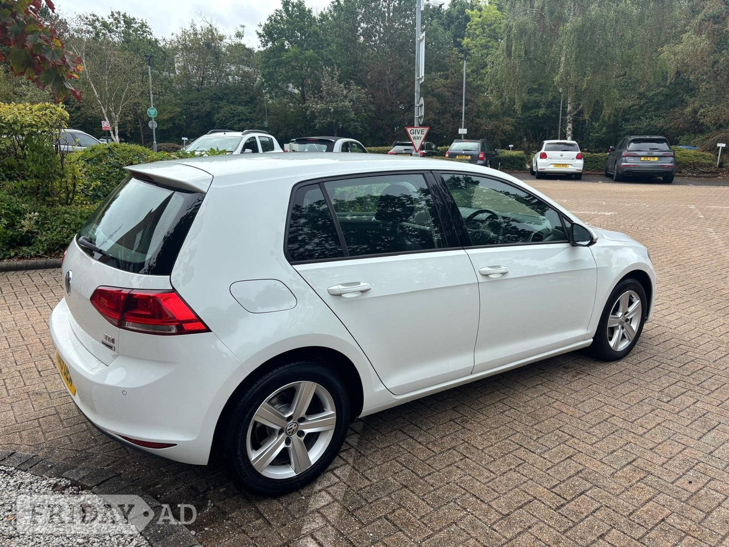 Volkswagen Golf 2015 - Cars