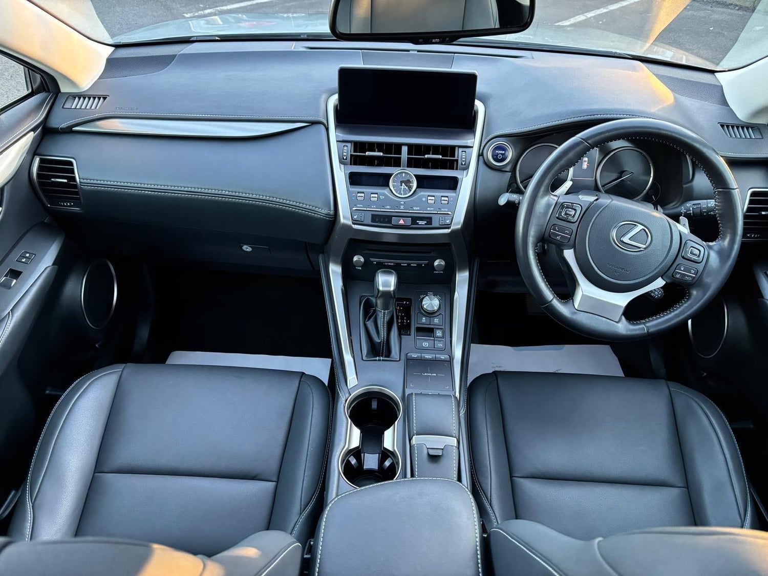 [ berth ]Lexus NX