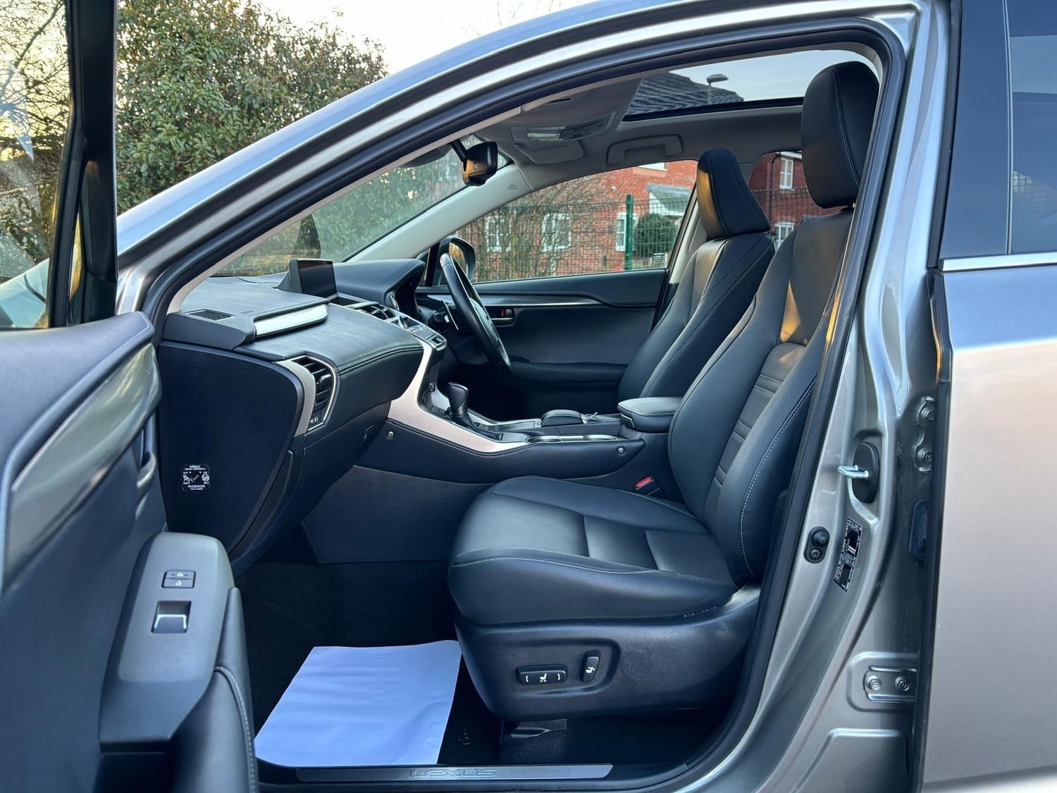 Lexus NX 2020 - Cars