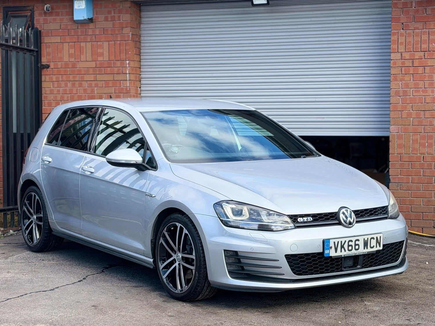 [ berth ]Volkswagen Golf