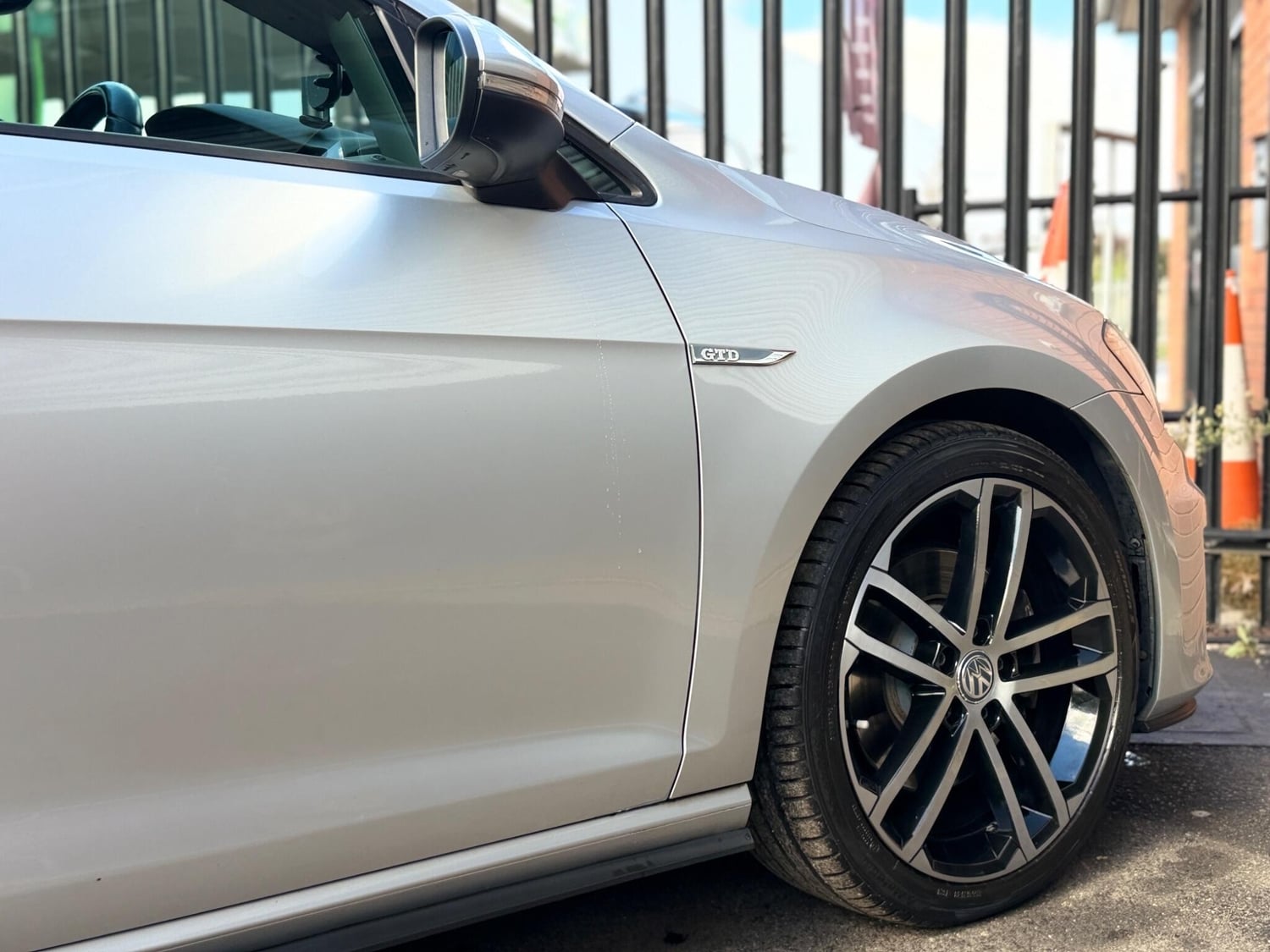 Volkswagen Golf 2016 - Cars in Swindon