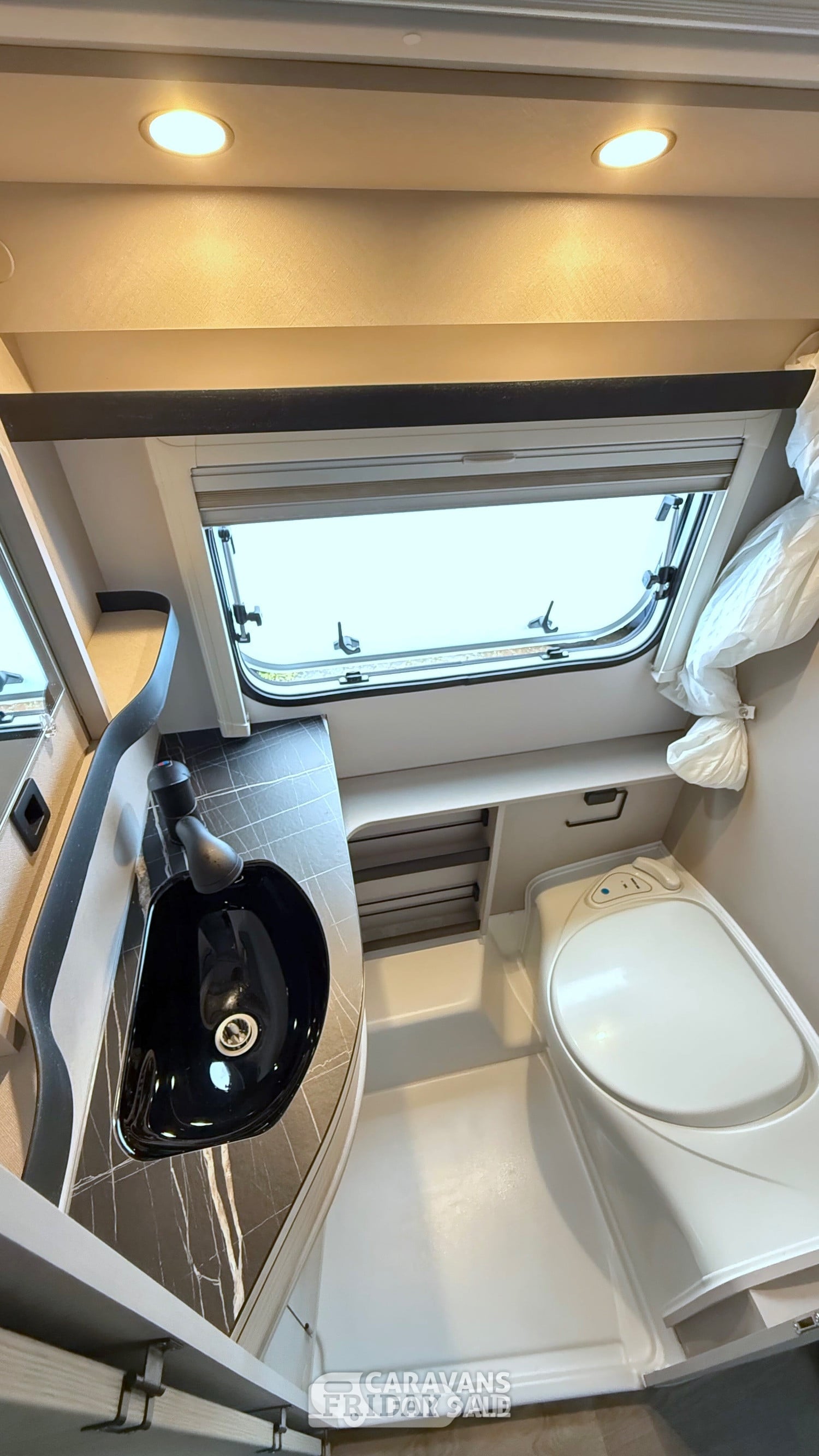 Eriba Touring Triton 430 2024 - Motorhomes & Caravans
