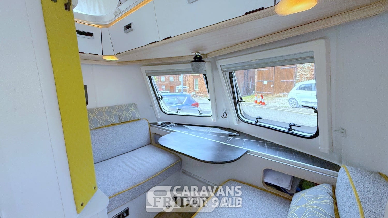 [ berth ]Eriba Touring Triton 430