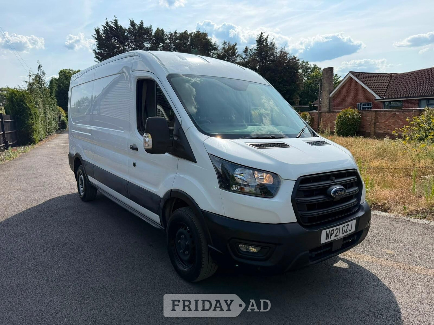 Ford Transit 2021 in Addlestone