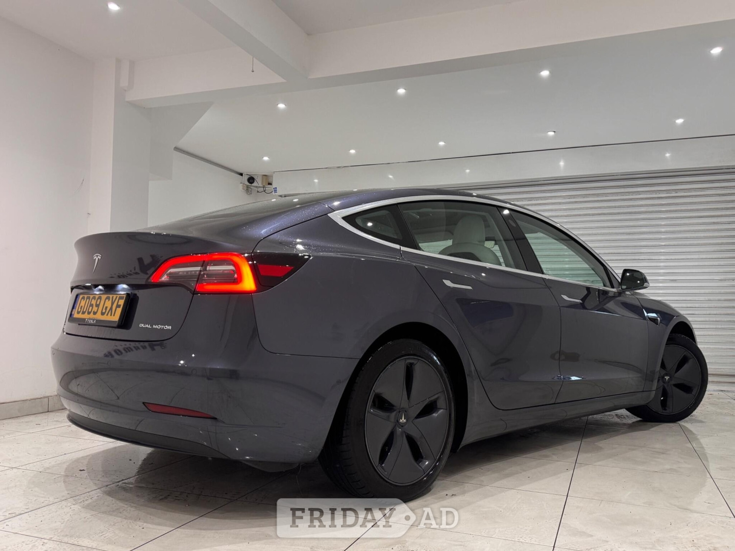 [ berth ]Tesla Model 3