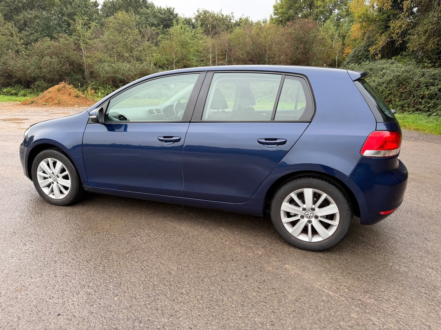 Volkswagen Golf 2012 - Cars