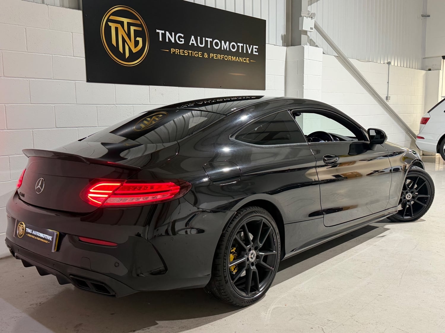 [ berth ]Mercedes-Benz C Class