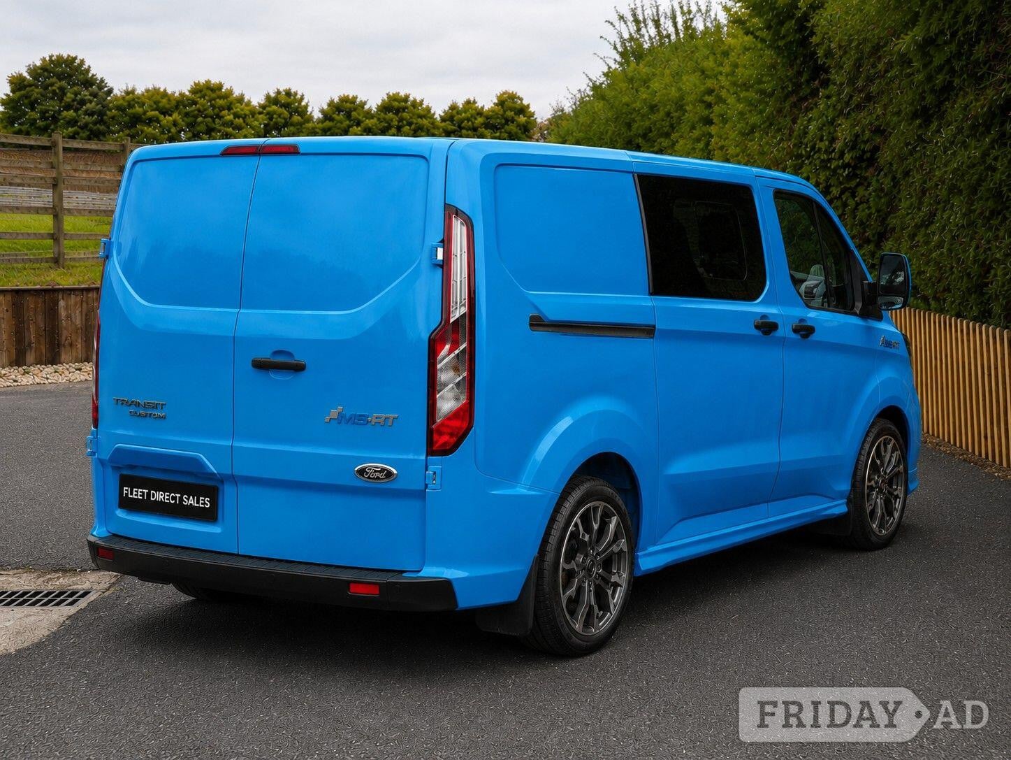 [ berth ]Ford Transit Custom