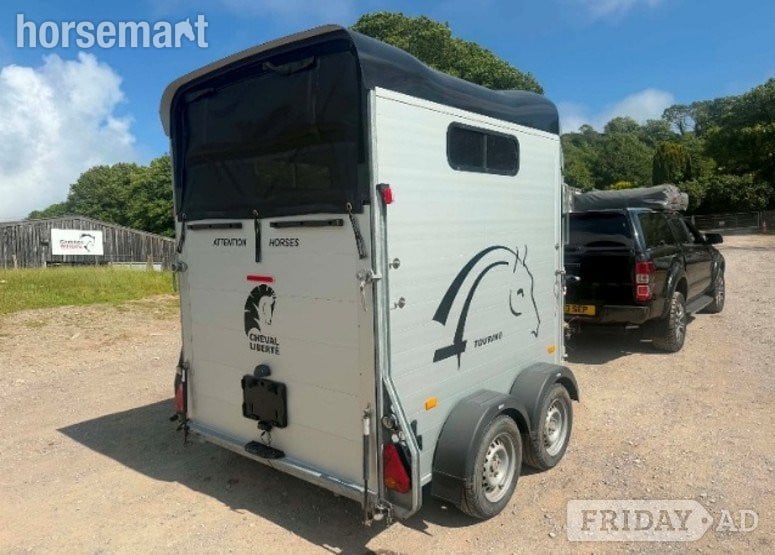 [ berth ]2023 Cheval Liberte Touring with Tack Room 2-Horse 