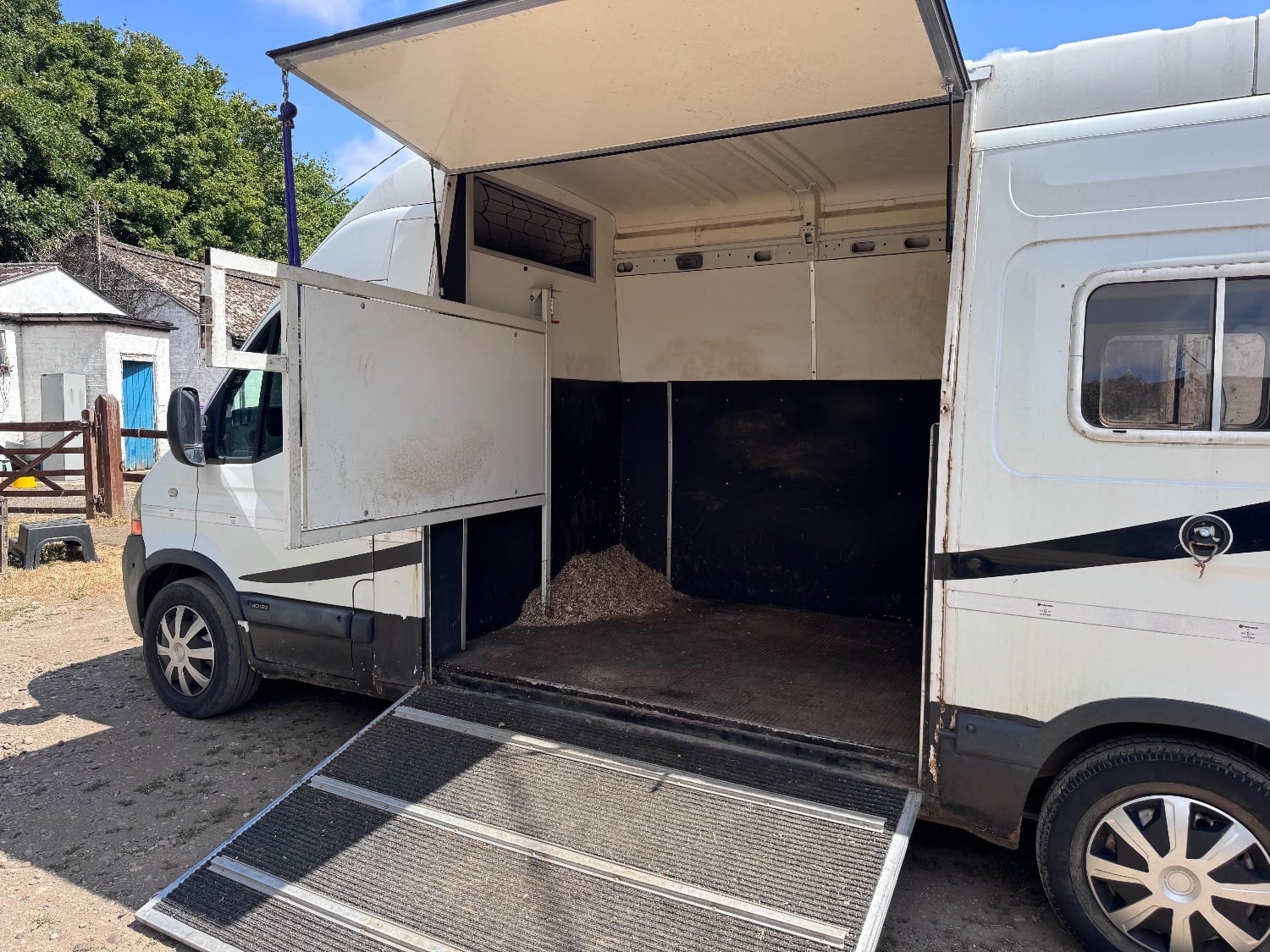 The Horsebox Company  Renault Master Horsebox - Trailers & Horseboxes