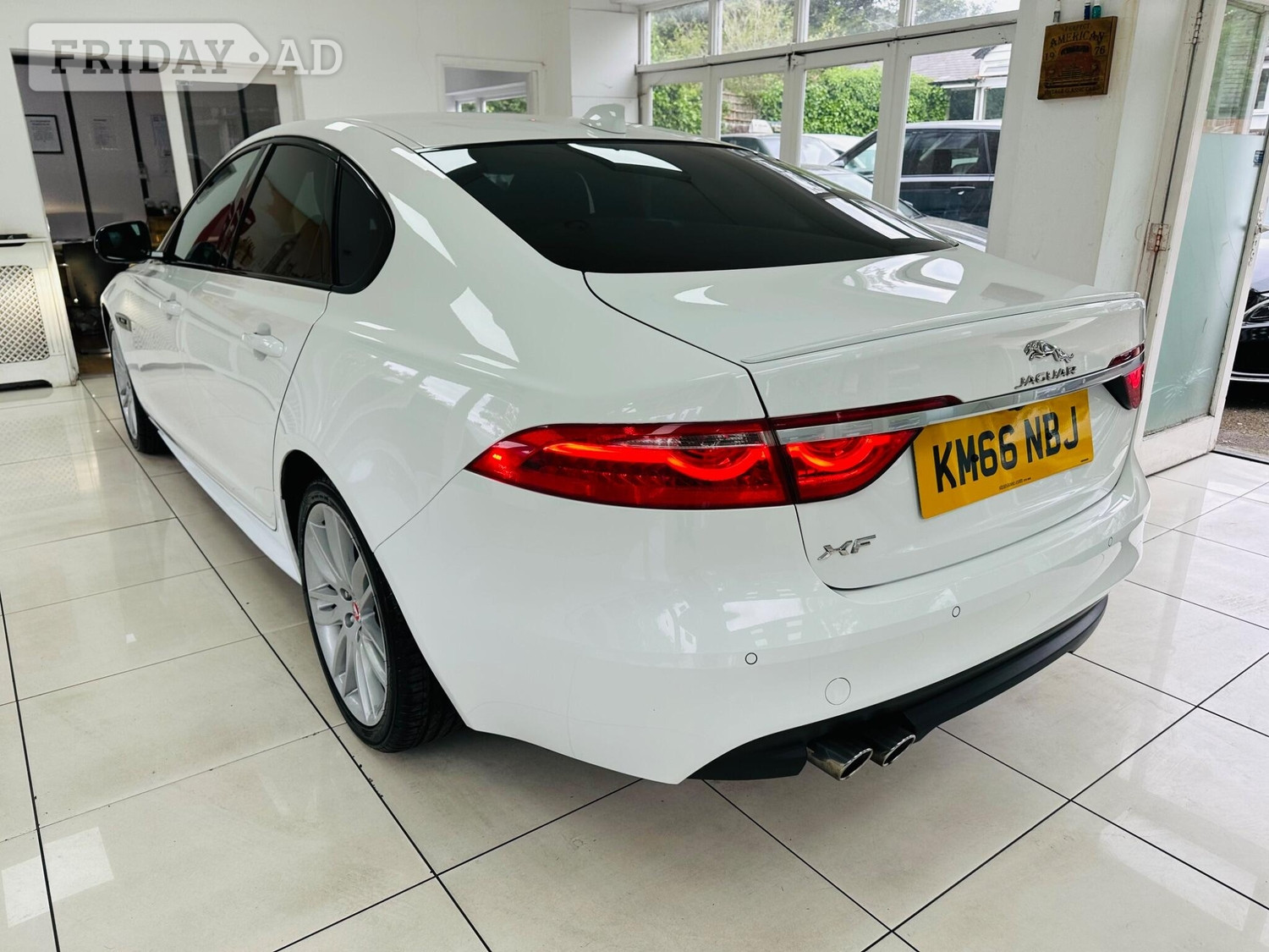 Jaguar XF 2017 - Cars in Iver