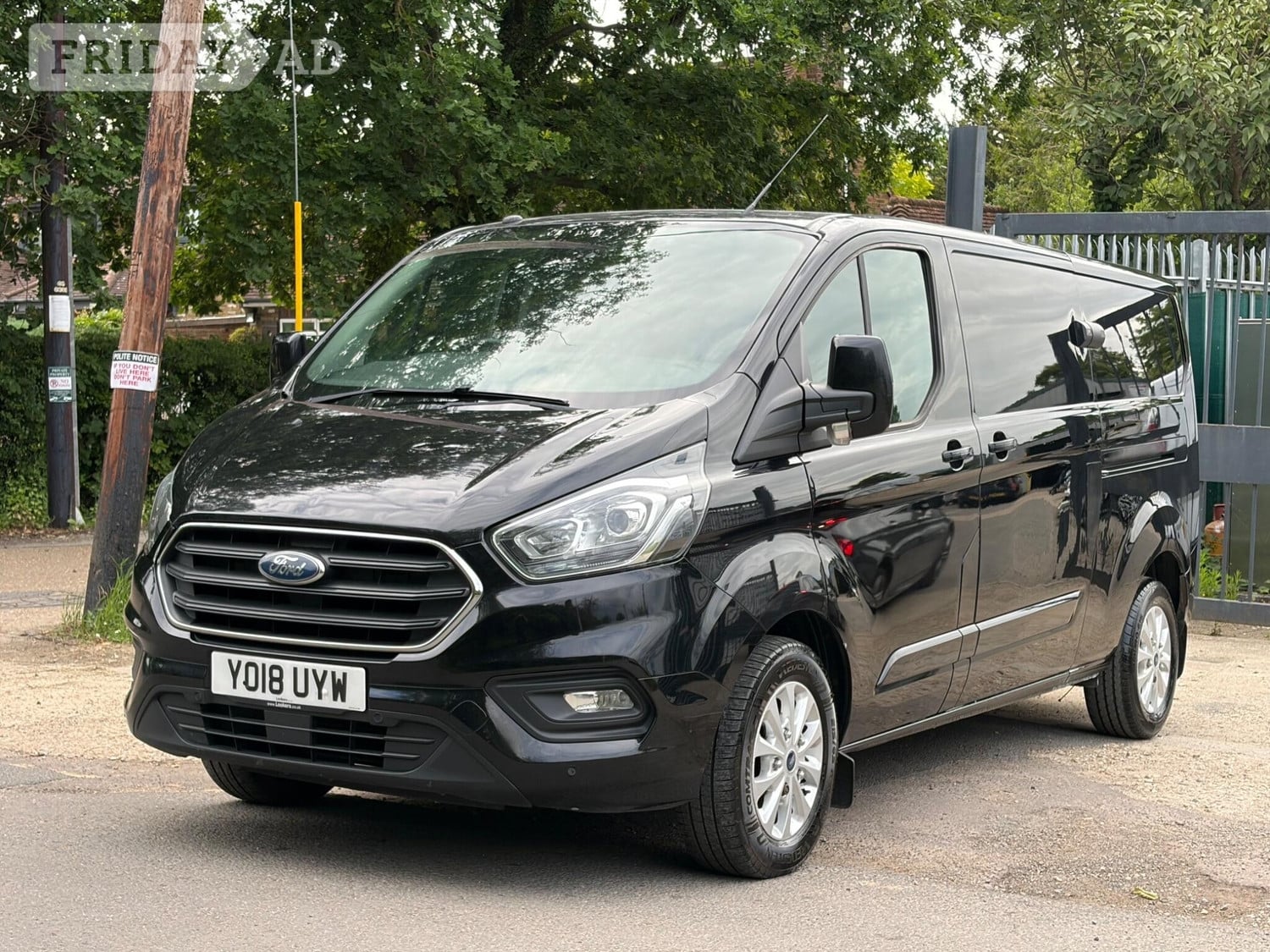 [ berth ]Ford Transit Custom