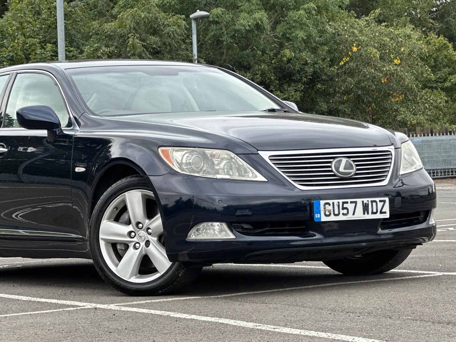 Lexus LS Slough