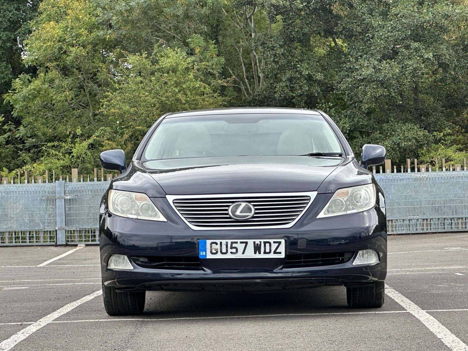 [ berth ]Lexus LS