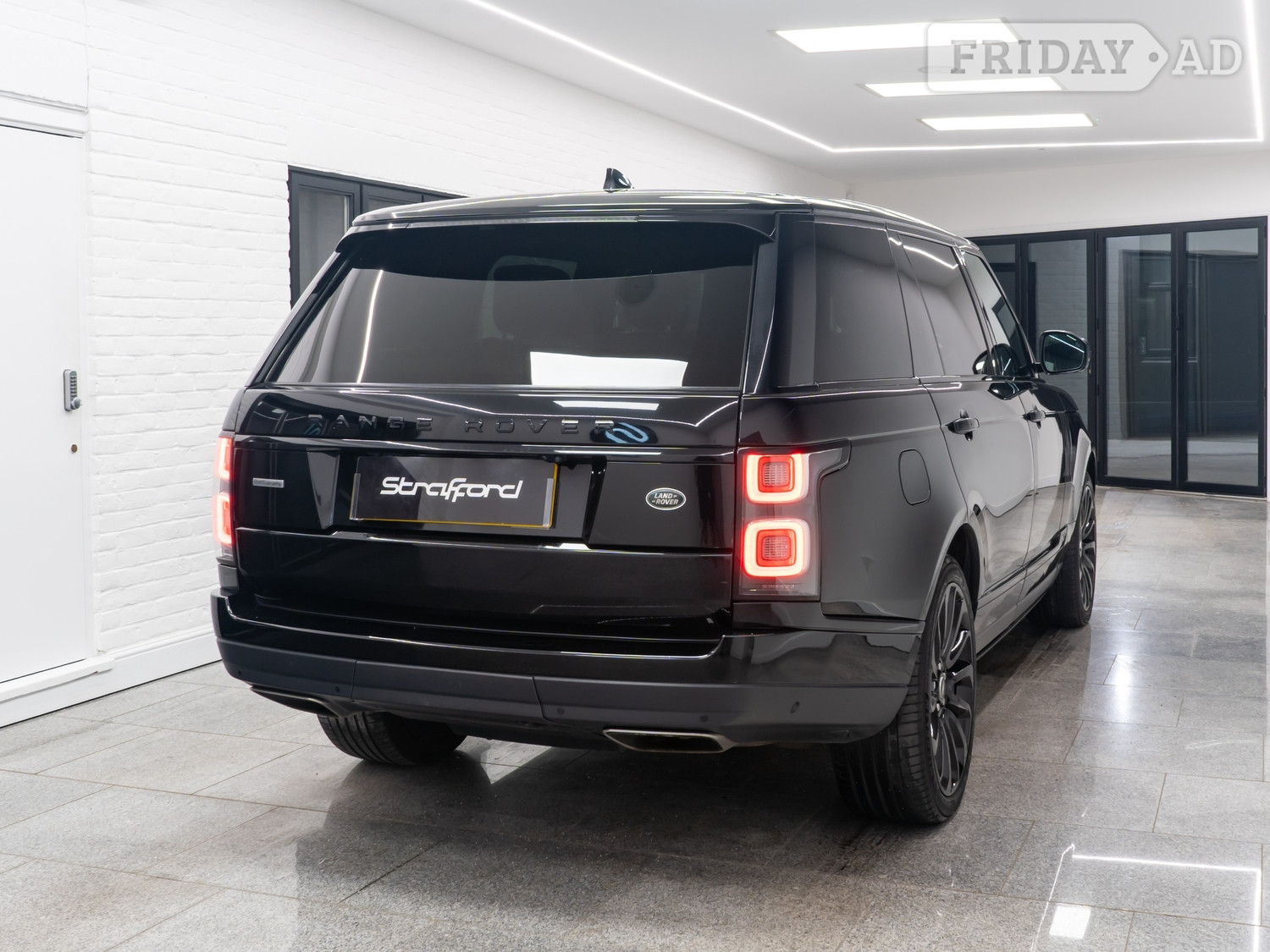 [ berth ]Land Rover Range Rover