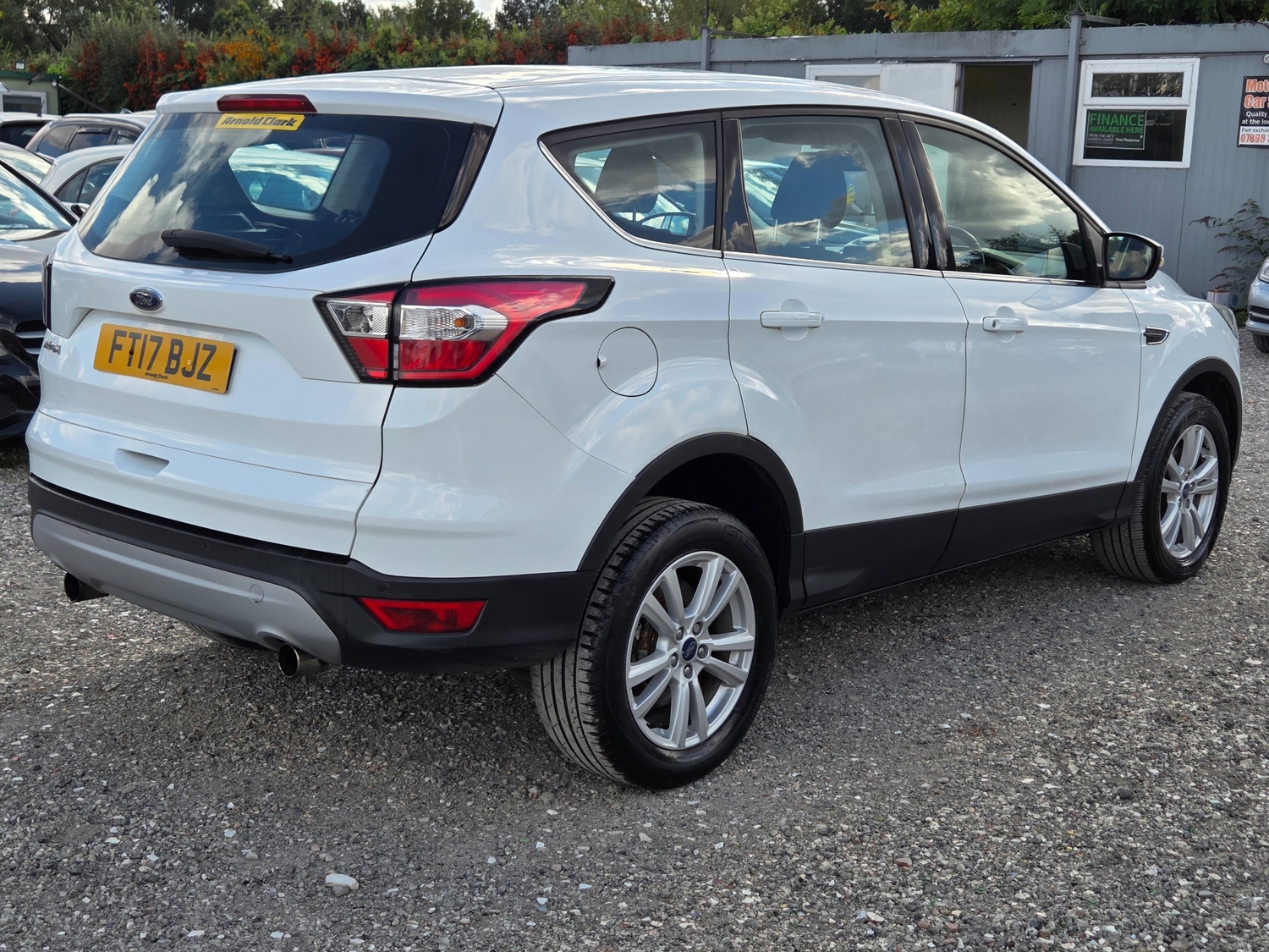 [ berth ]Ford Kuga