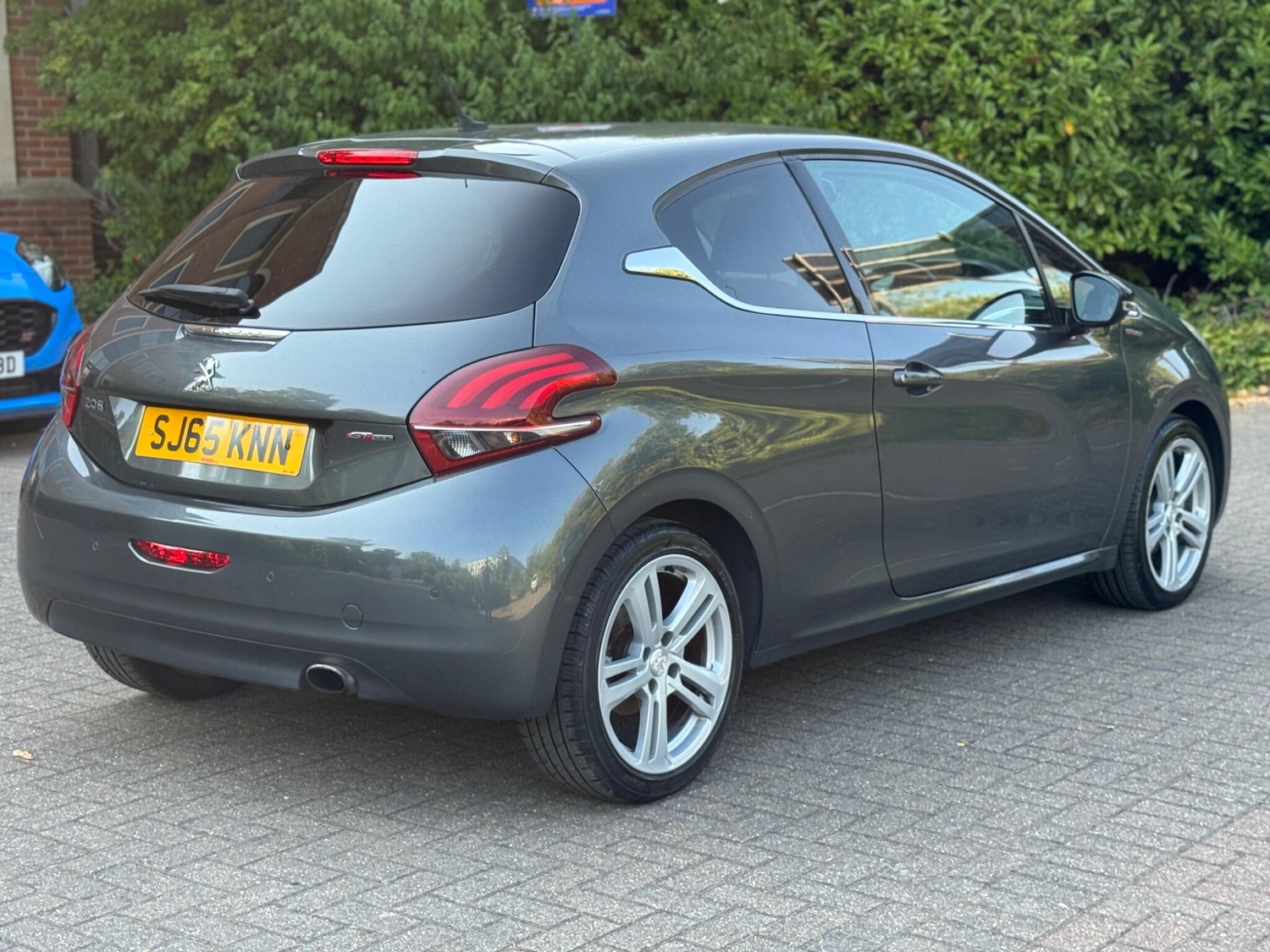 Peugeot 208 2015 - Cars