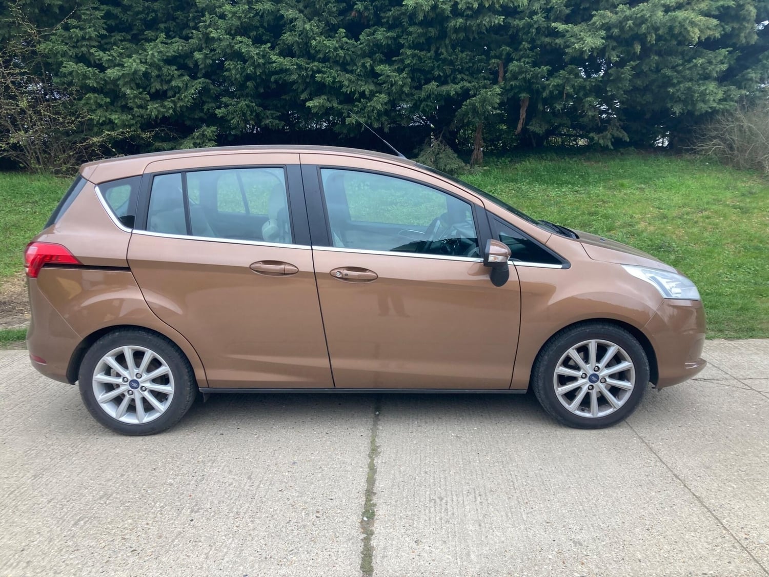 [ berth ]Ford B-MAX