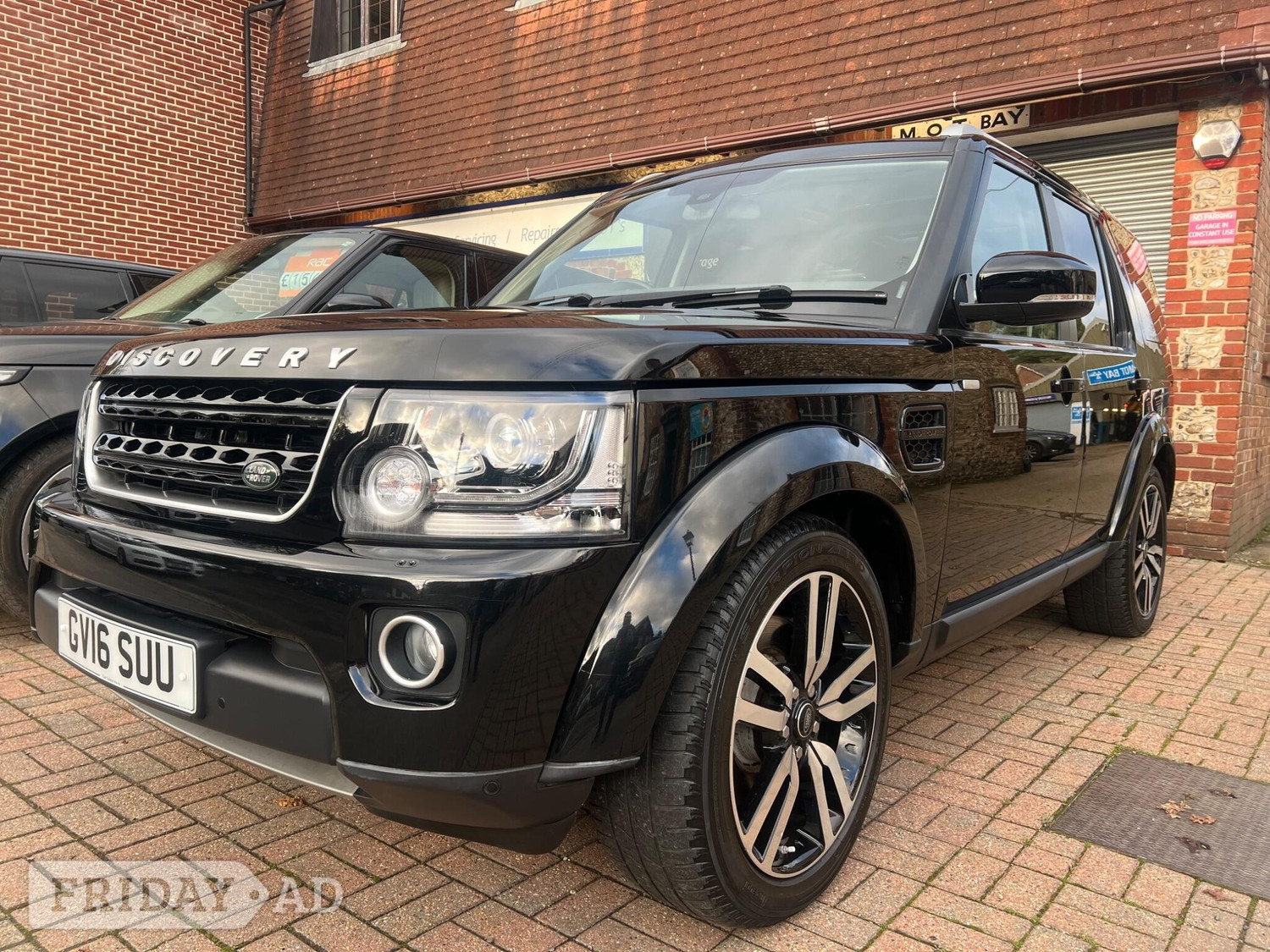 Land Rover Discovery 4 Rowland's Castle