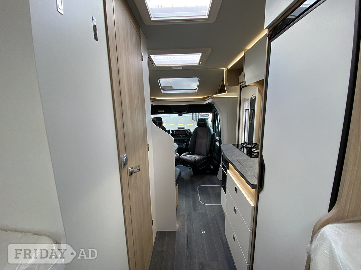 [3 berth ]Frankia M-Line MT 7 GDK Neo Black Line