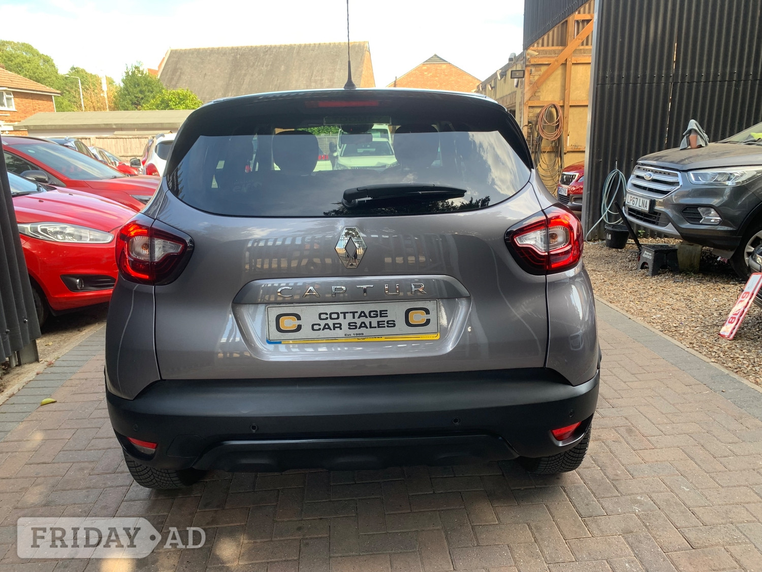 Renault Captur 2019 - Cars in Hayes