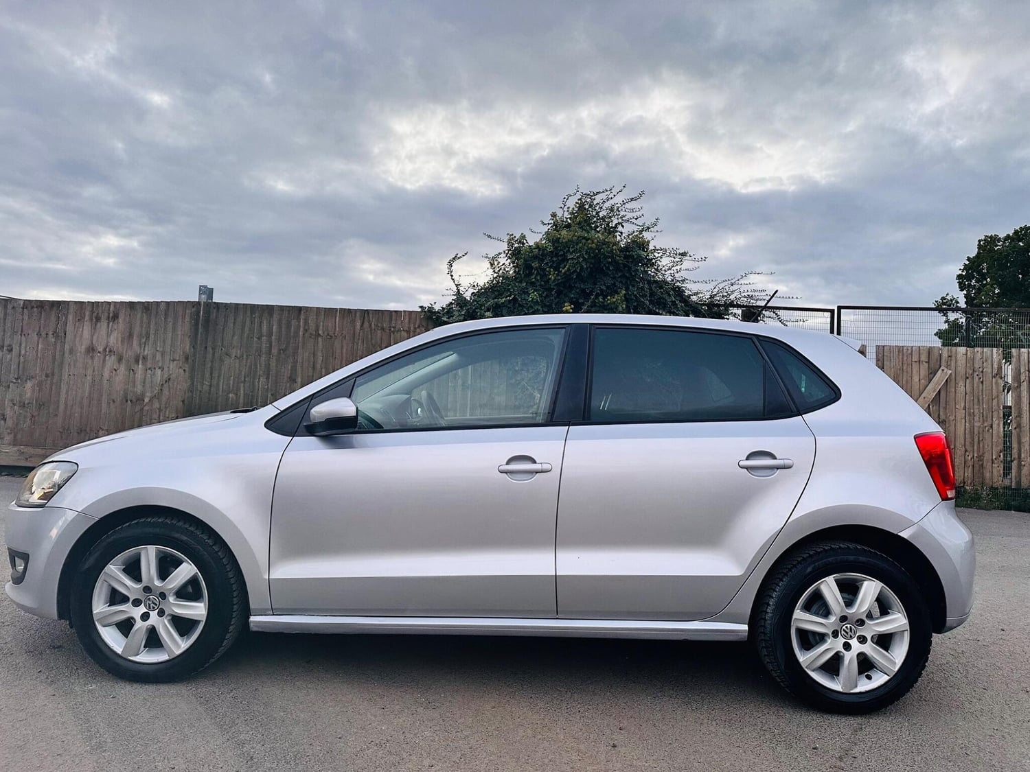 Volkswagen Polo 2012 - Cars