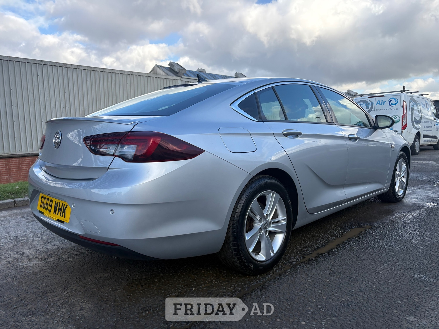 [ berth ]Vauxhall Insignia
