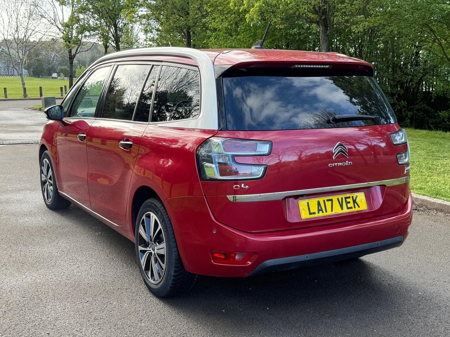 Citroen Grand C4 Picasso 2017 - Cars in Cardiff