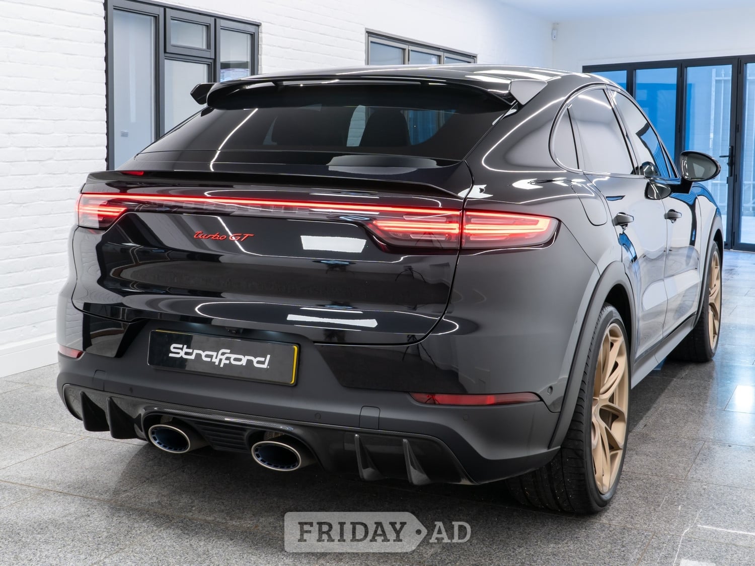 [ berth ]Porsche Cayenne