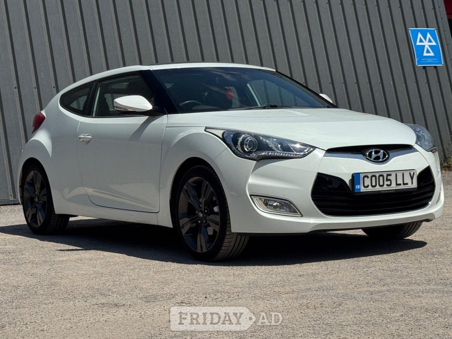 Hyundai Veloster 2012 - Cars in Farnham