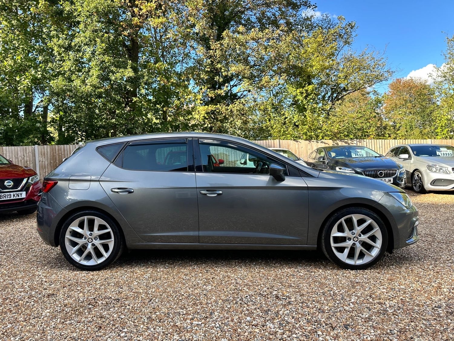 [ berth ]SEAT Leon