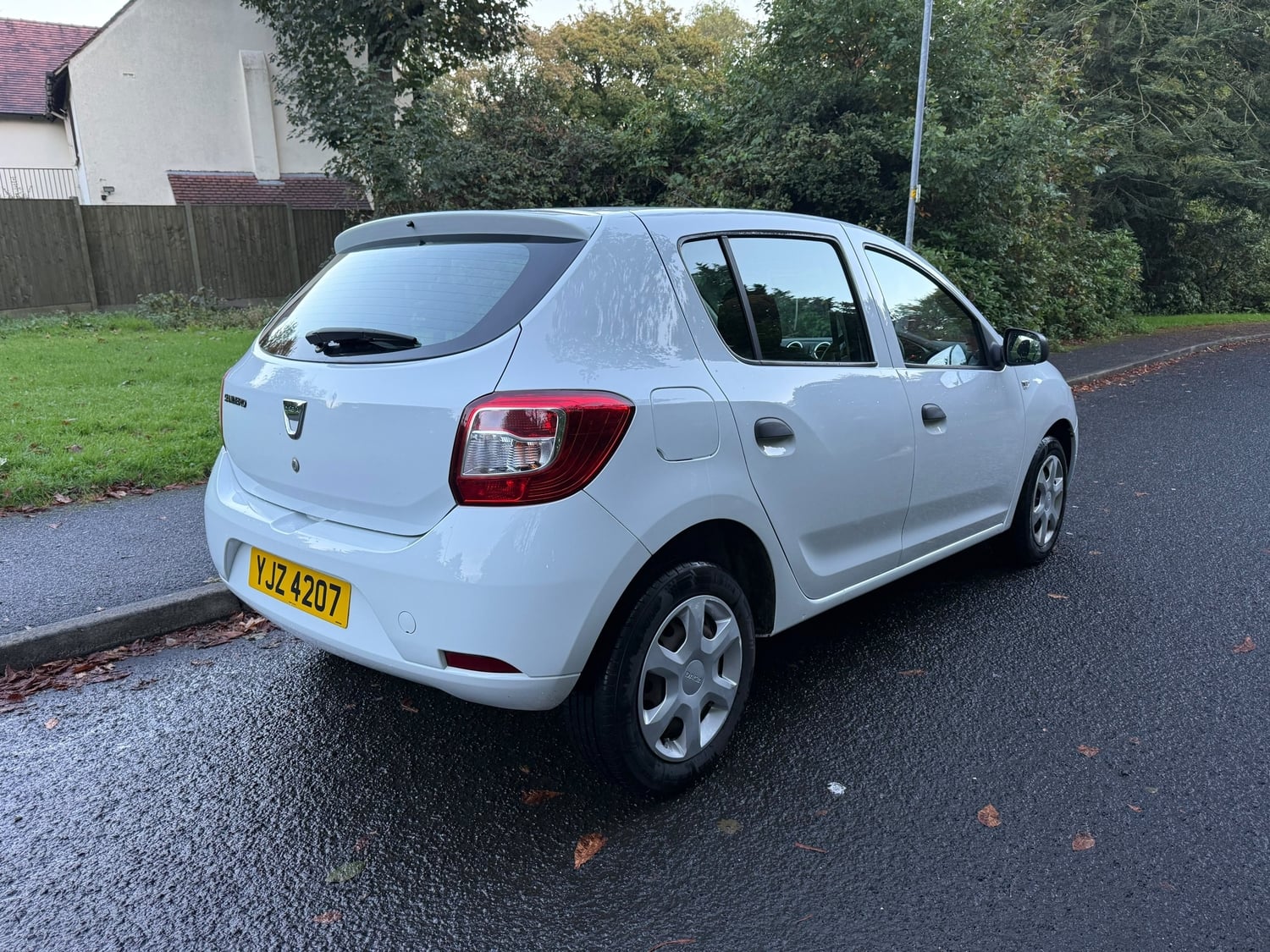 [ berth ]Dacia Sandero