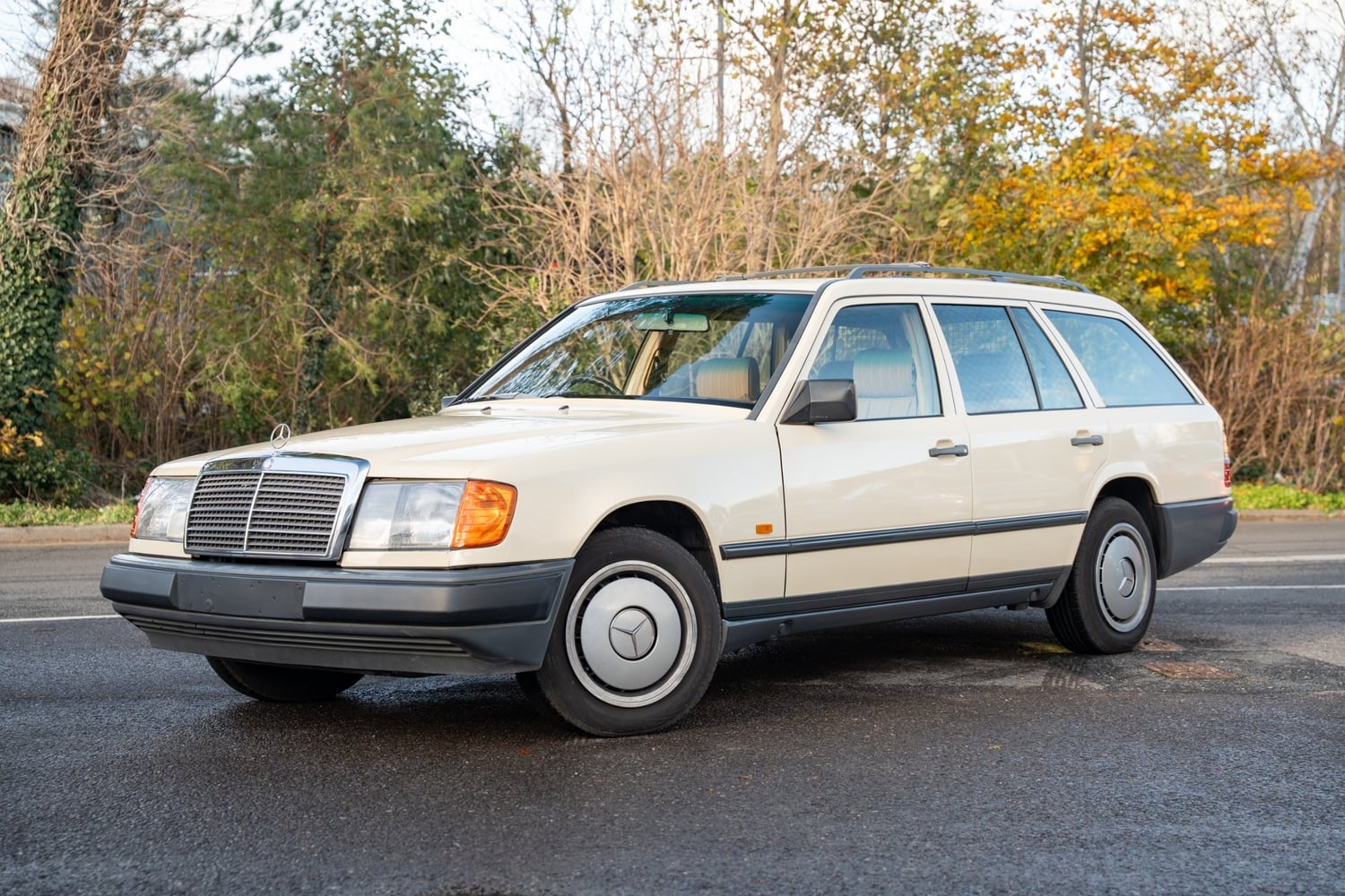 Mercedes-Benz 230 Lymington