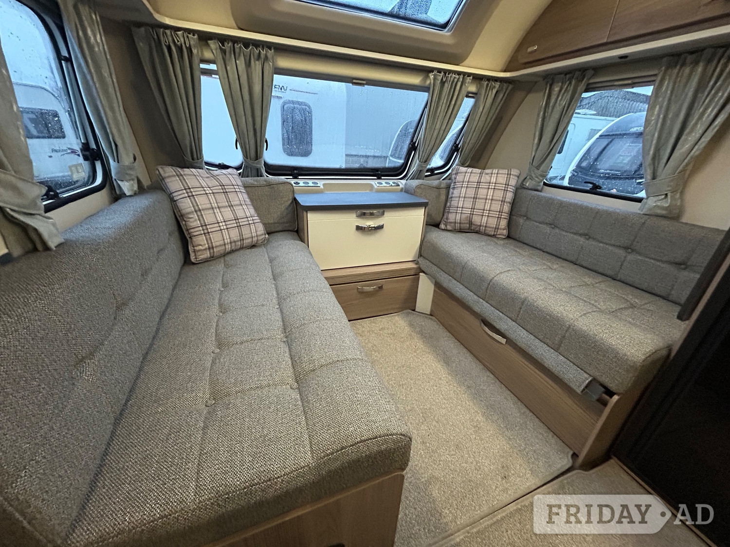 Swift Sprite Grande Major 4 SB 2023 - Motorhomes & Caravans