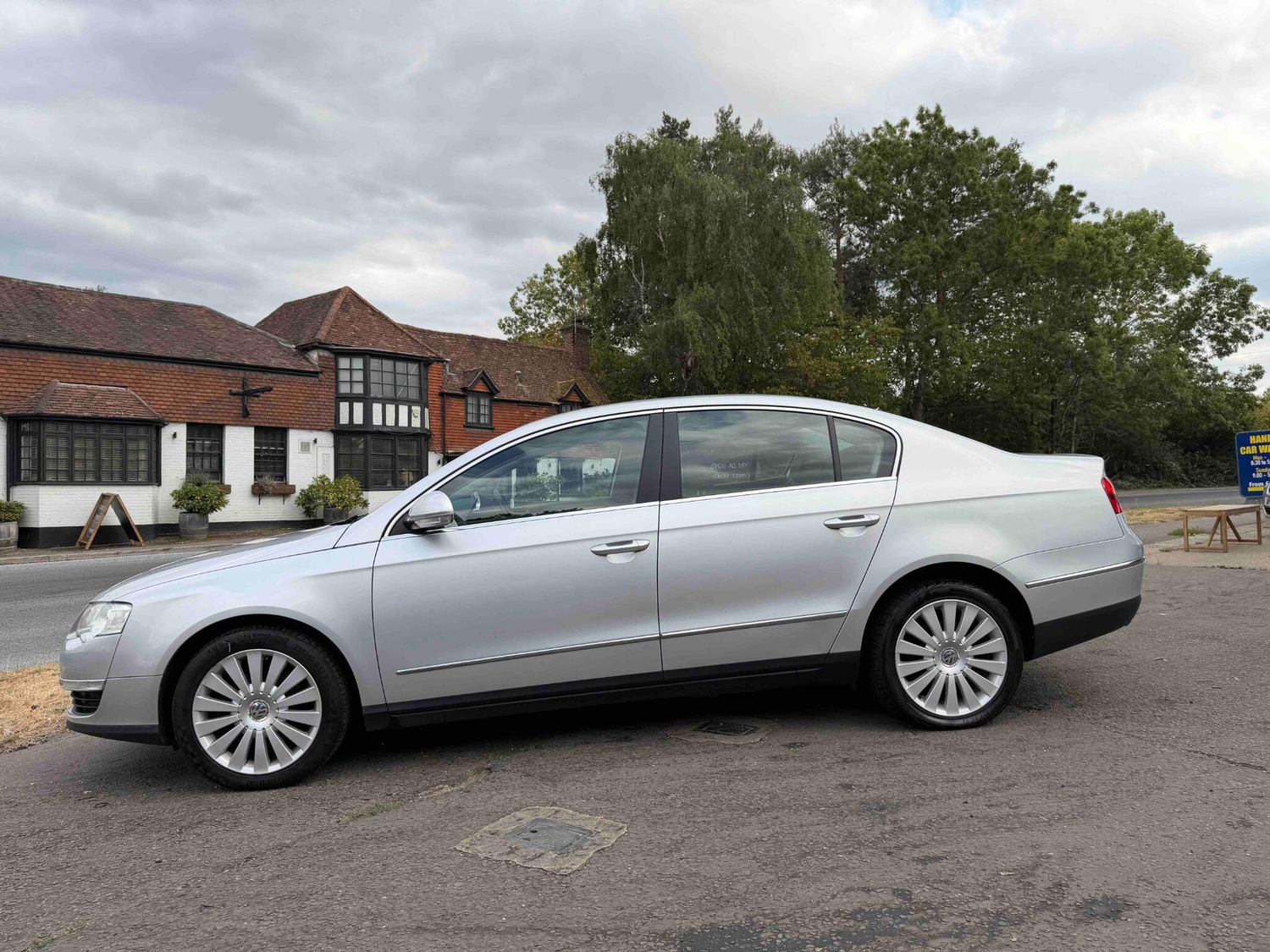 Volkswagen Passat 2009 - Cars in Ripley