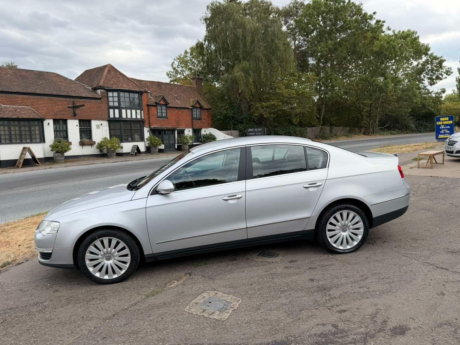 Volkswagen Passat 2009 - Cars