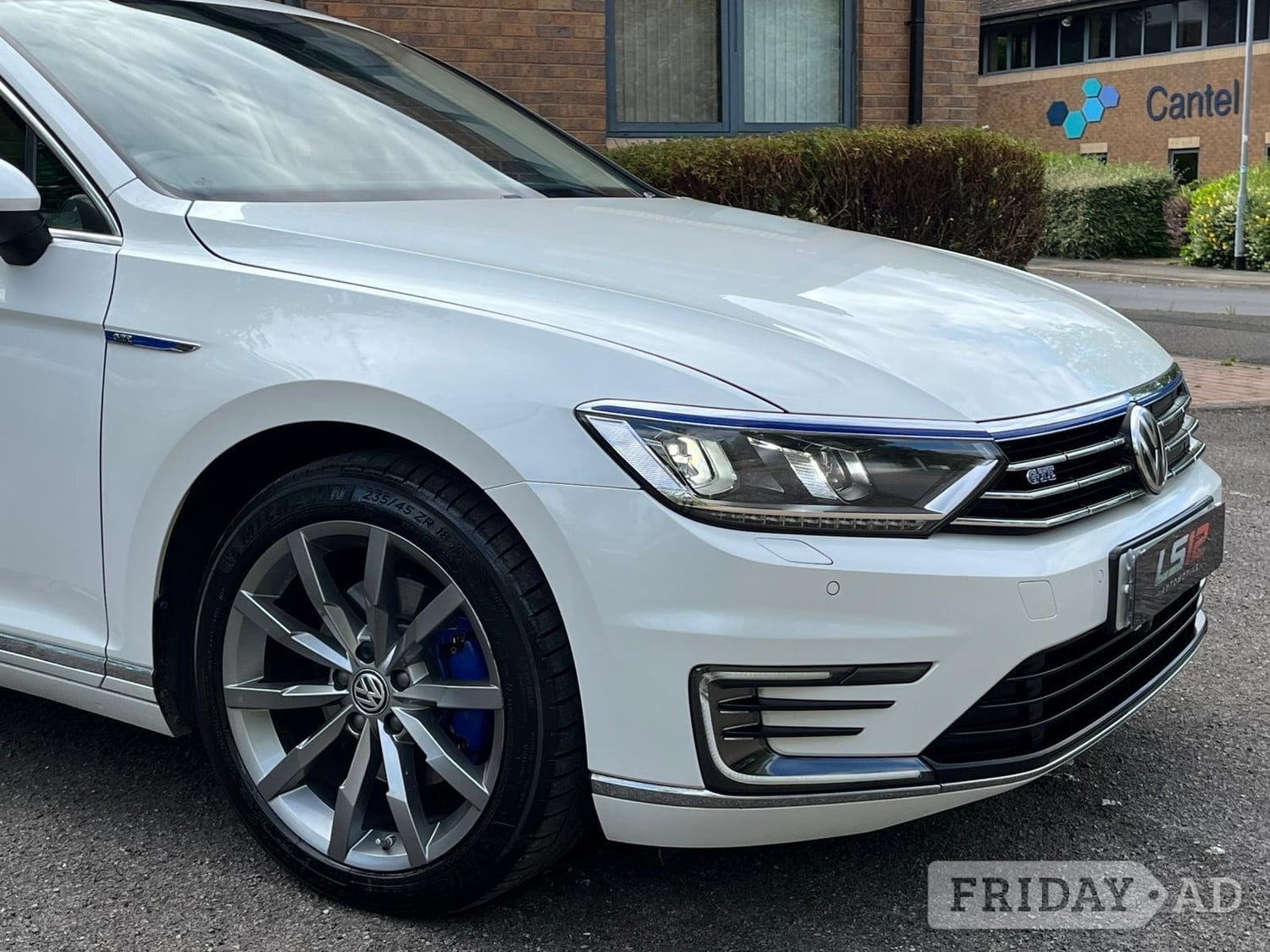 Volkswagen Passat 2018 - Cars