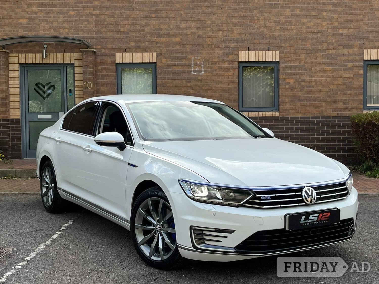 Volkswagen Passat 2018 in Leeds
