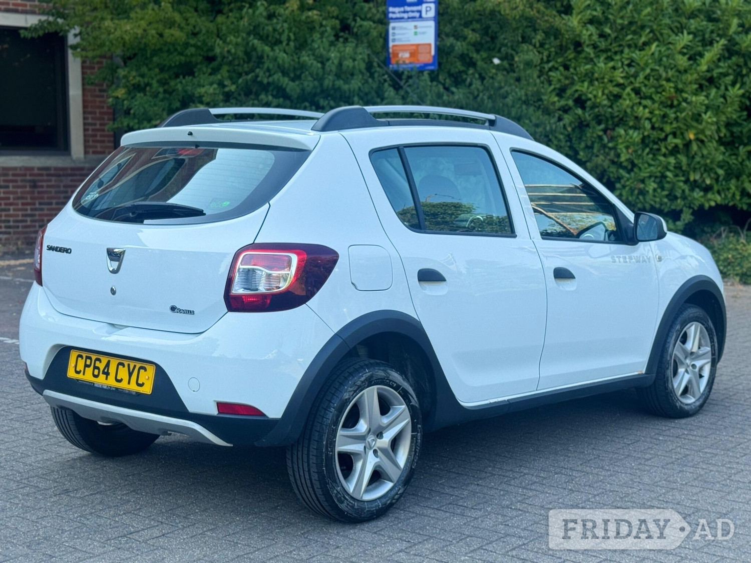 [ berth ]Dacia Sandero Stepway